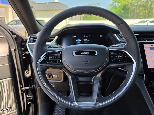 Used 2023 Jeep Grand Cherokee Overland w/ Luxury Tech Group IV RWD image 26