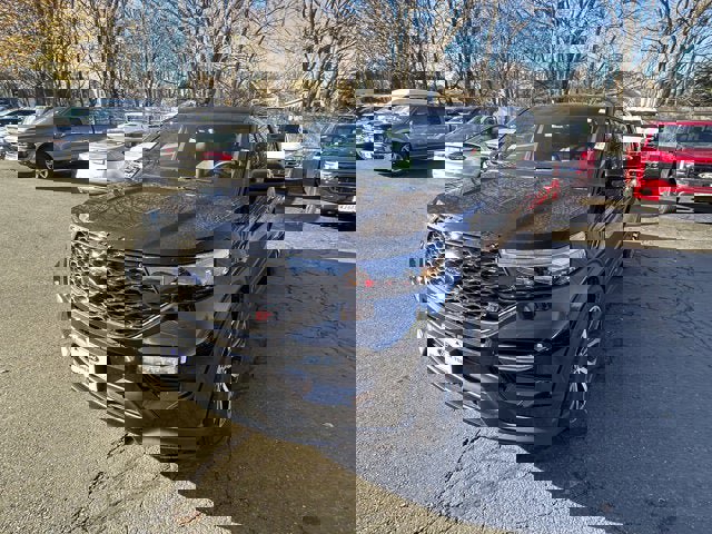 Used 2022 Ford Explorer ST image 3