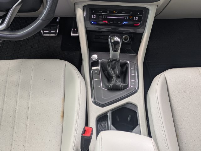 Used 2024 Volkswagen Tiguan SE R-Line FWD image 19