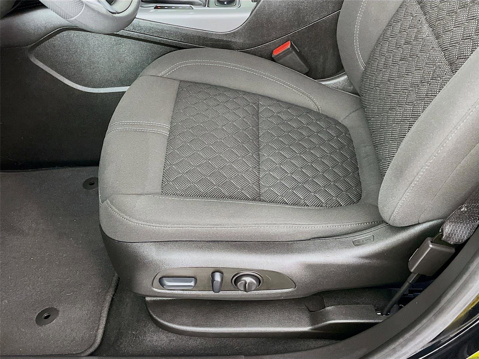 Used 2022 Chevrolet Blazer LT image 21