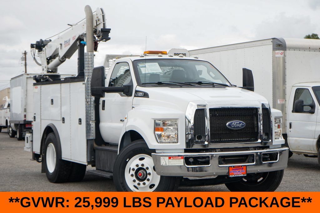 Used 2019 Ford F750 2WD Regular Cab Super Duty image 2