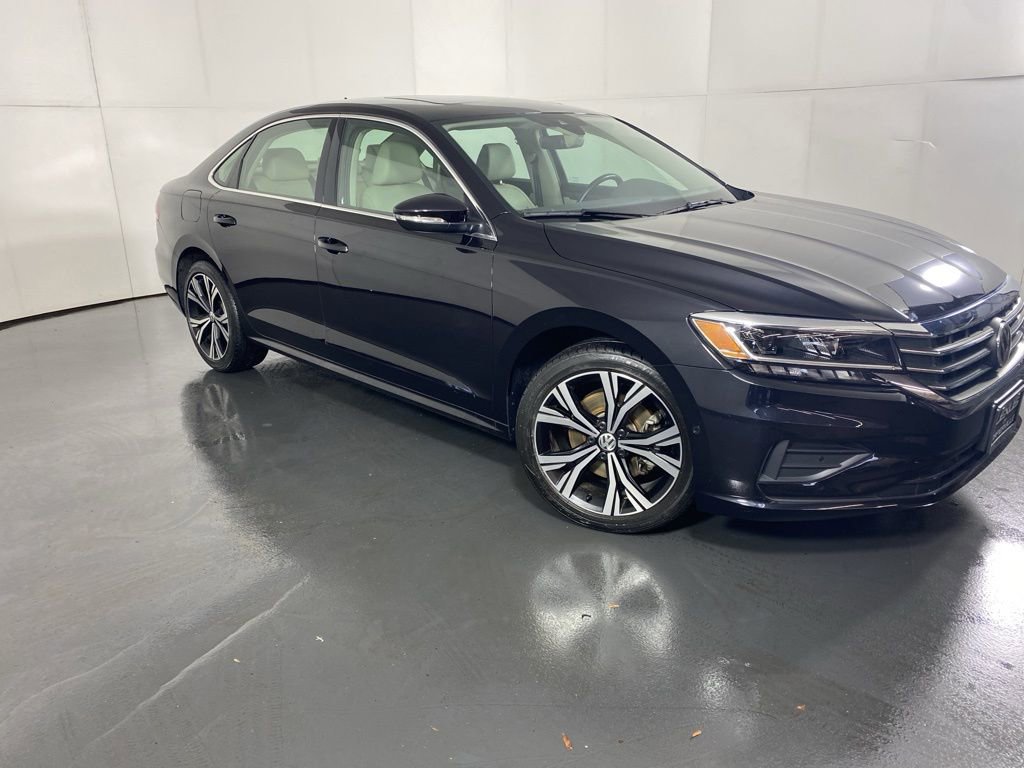 Used 2020 Volkswagen Passat 2.0T SEL image 4