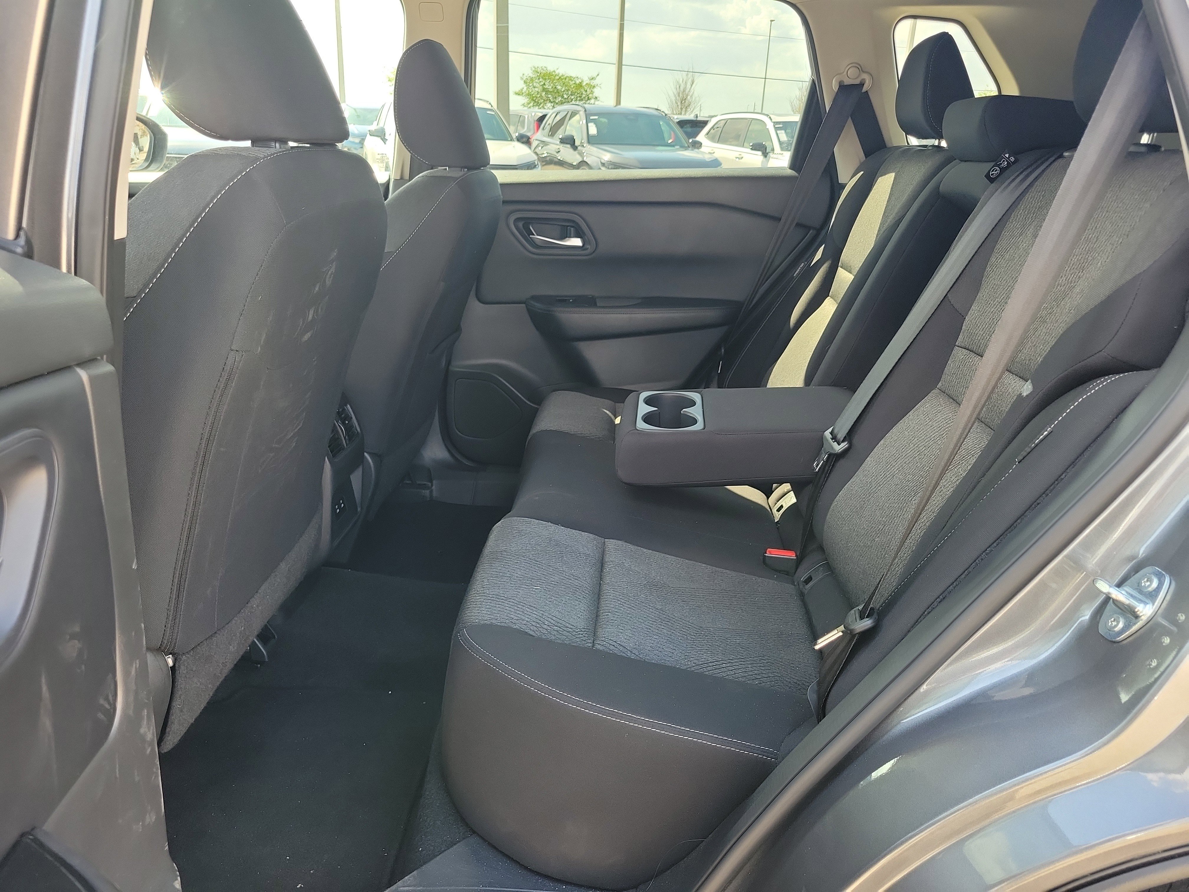 Used 2024 Nissan Rogue SV image 12