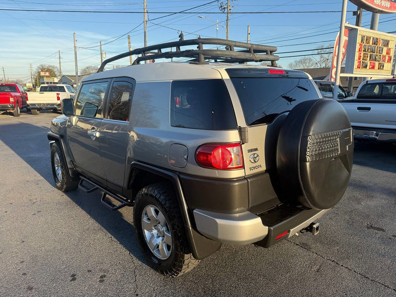 Used 2010 Toyota FJ Cruiser 4WD image 6