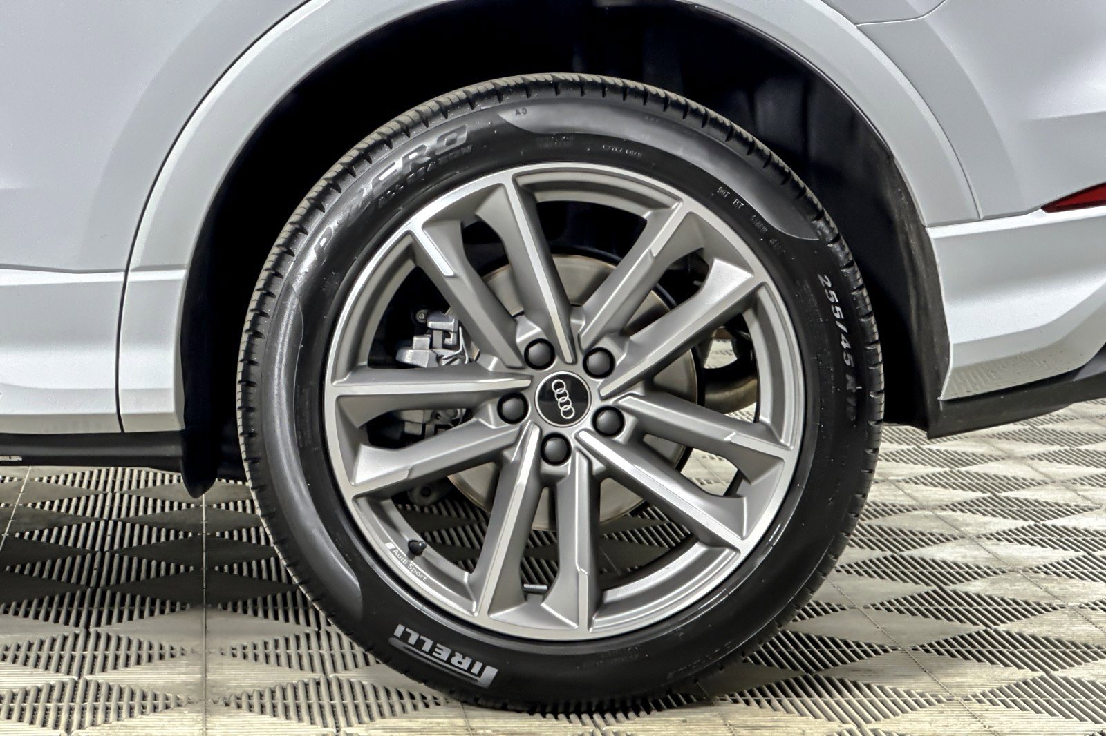 Used 2025 Audi Q3 2.0T Premium image 24