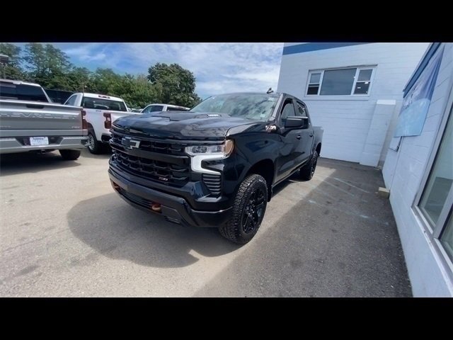 Used 2025 Chevrolet Silverado 1500 LT Trail Boss w/ Protection Package image 5