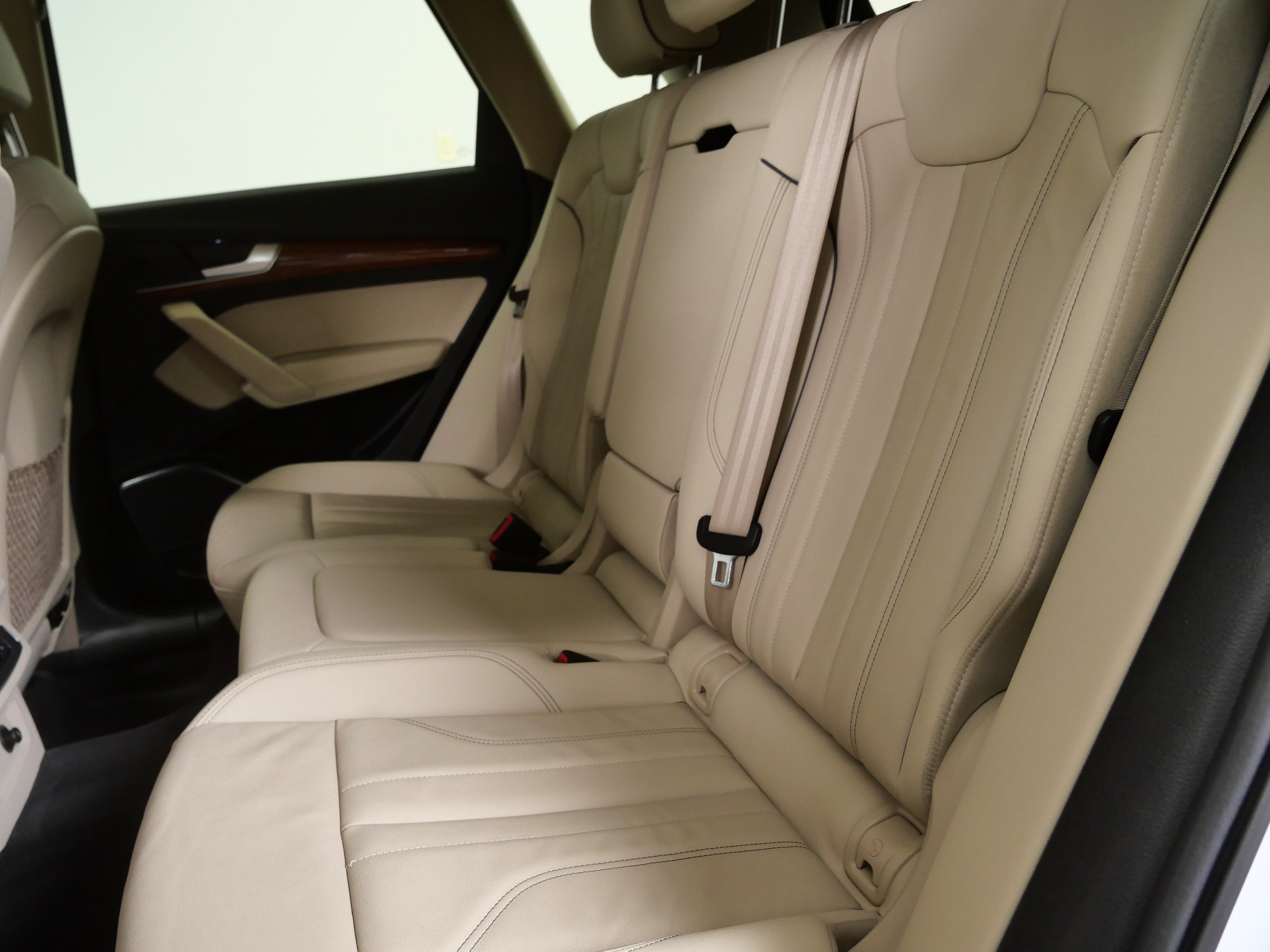 Used 2023 Audi Q5 e Premium w/ Convenience Package AWD/4WD image 17