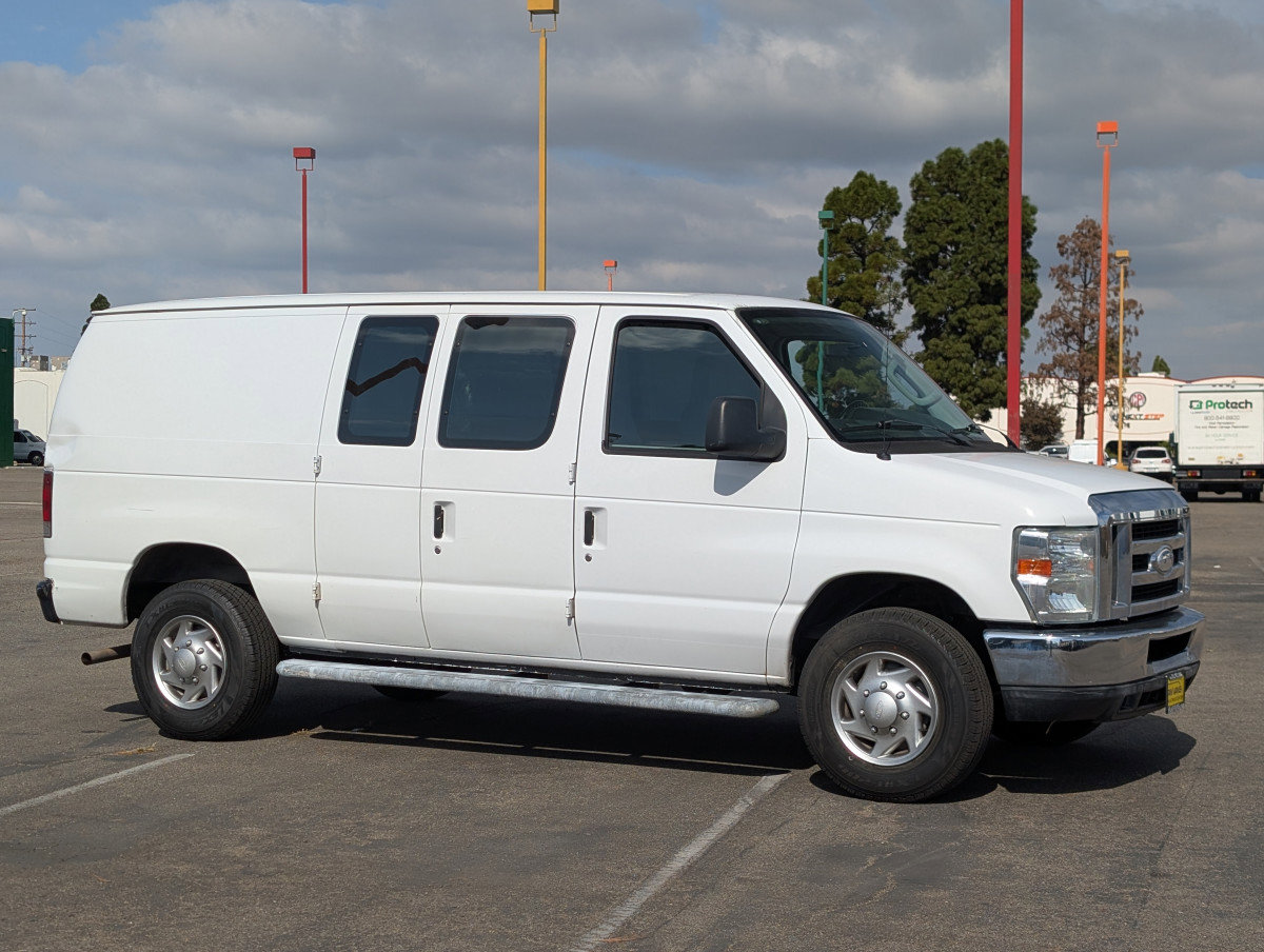 Used 2014 Ford E-250 and Econoline 250 w/ Power Group image 1