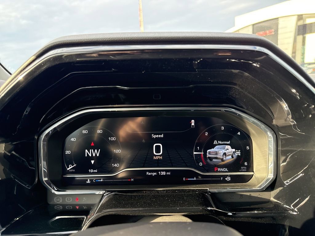 Used 2025 GMC Sierra 1500 Elevation image 24