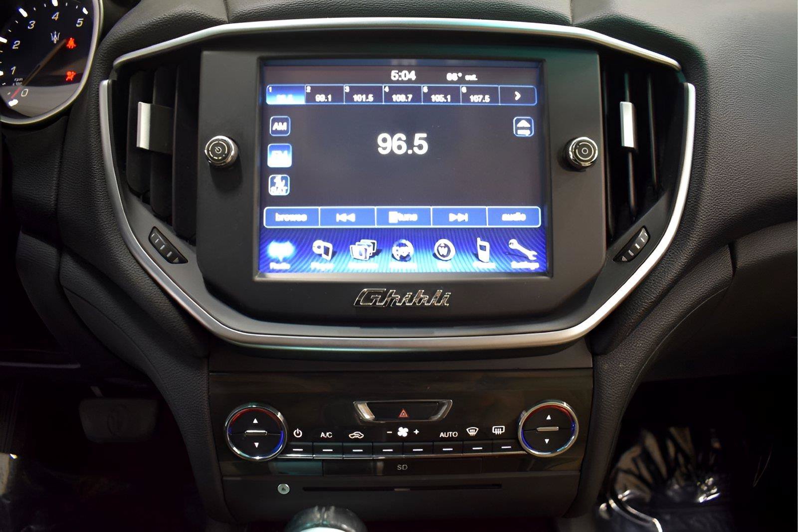 Used 2014 Maserati Ghibli RWD image 21