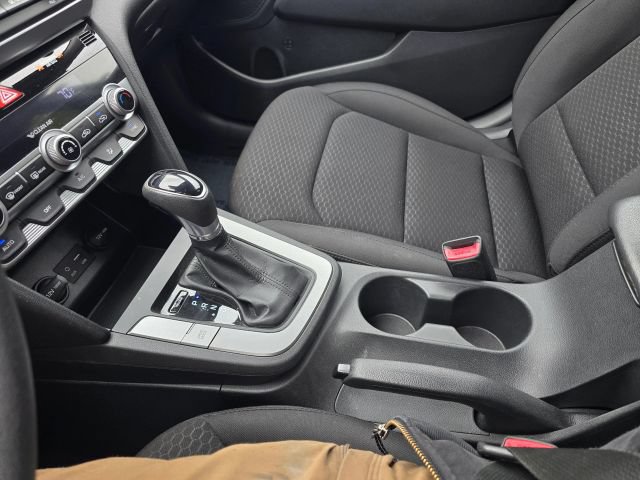 Used 2020 Hyundai Elantra SE w/ Cargo Package (C1) FWD image 26