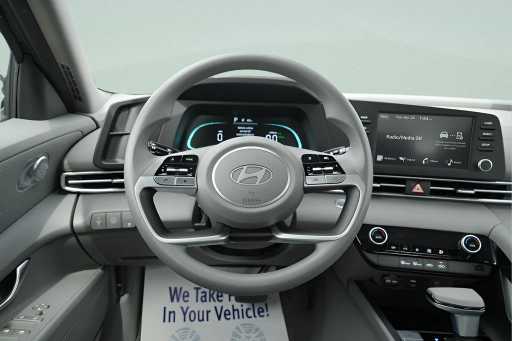Certified 2025 Hyundai Elantra Blue FWD image 16