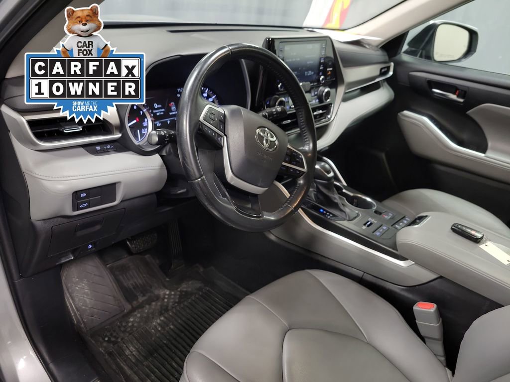 Used 2022 Toyota Highlander XLE image 13