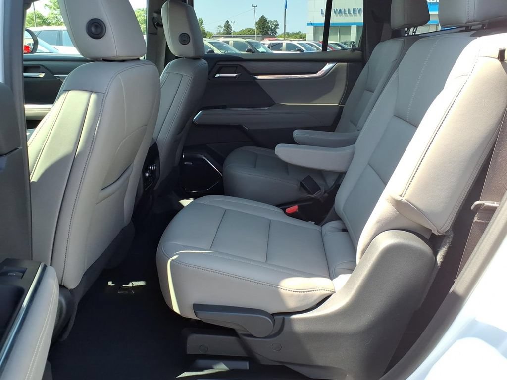 Used 2026 GMC Acadia Elevation w/ Elevation Premium Package AWD/4WD image 5