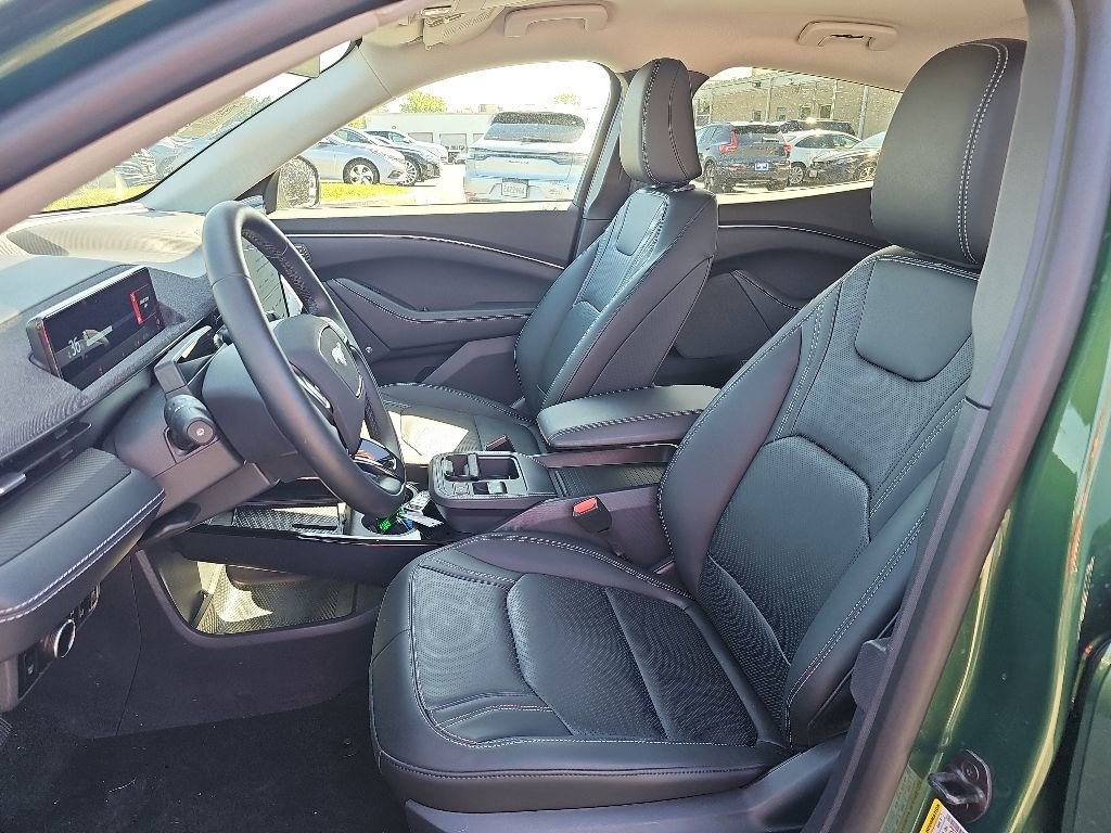 Used 2025 Ford Mustang Mach-E Premium AWD/4WD image 3