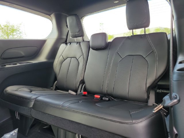 New 2026 Chrysler Voyager LX FWD image 10