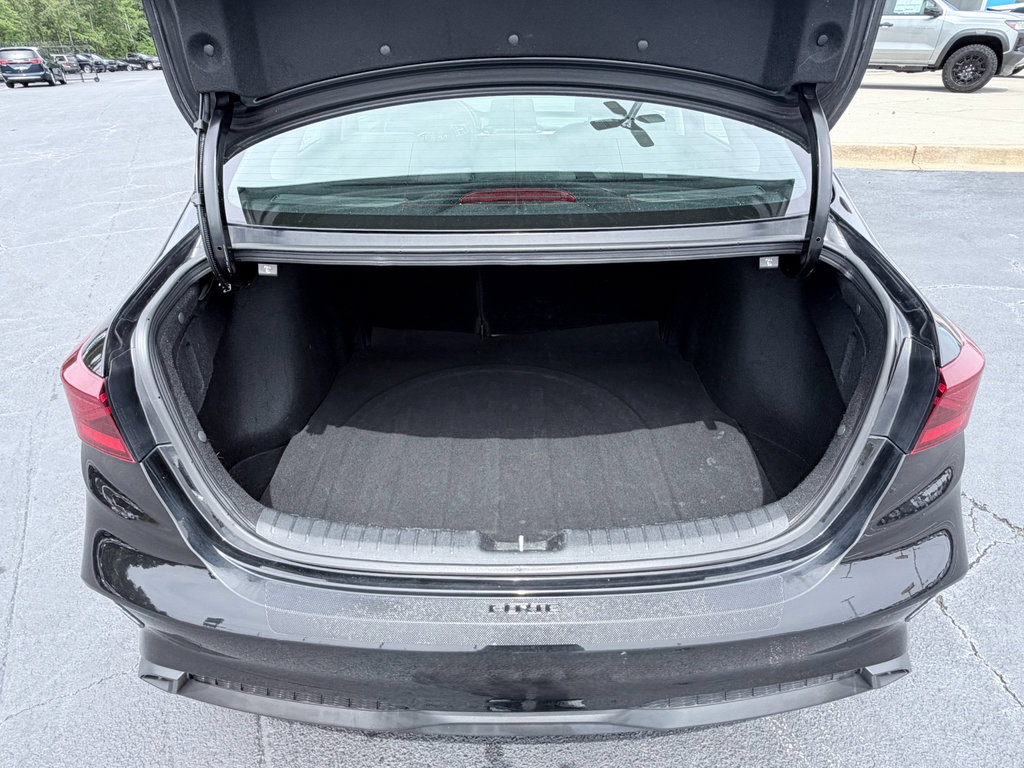 Used 2023 Kia Forte LXS w/ LXS Technology Package FWD image 9