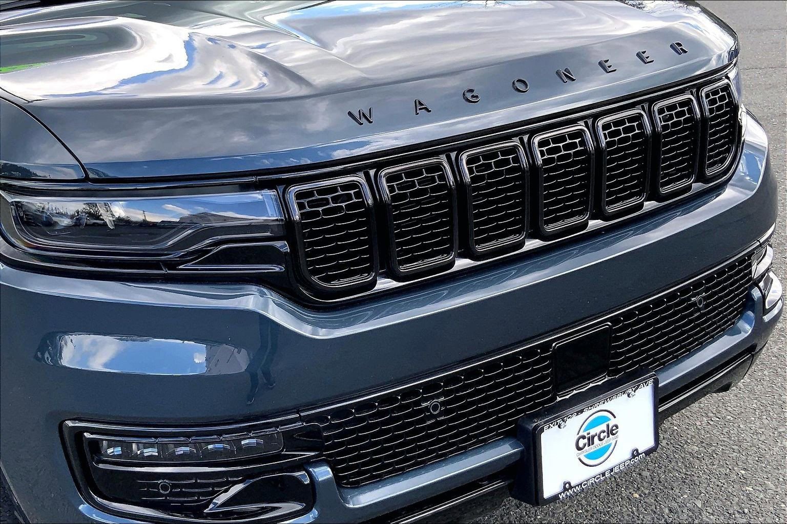 Certified 2024 Jeep Wagoneer Series II AWD/4WD image 30