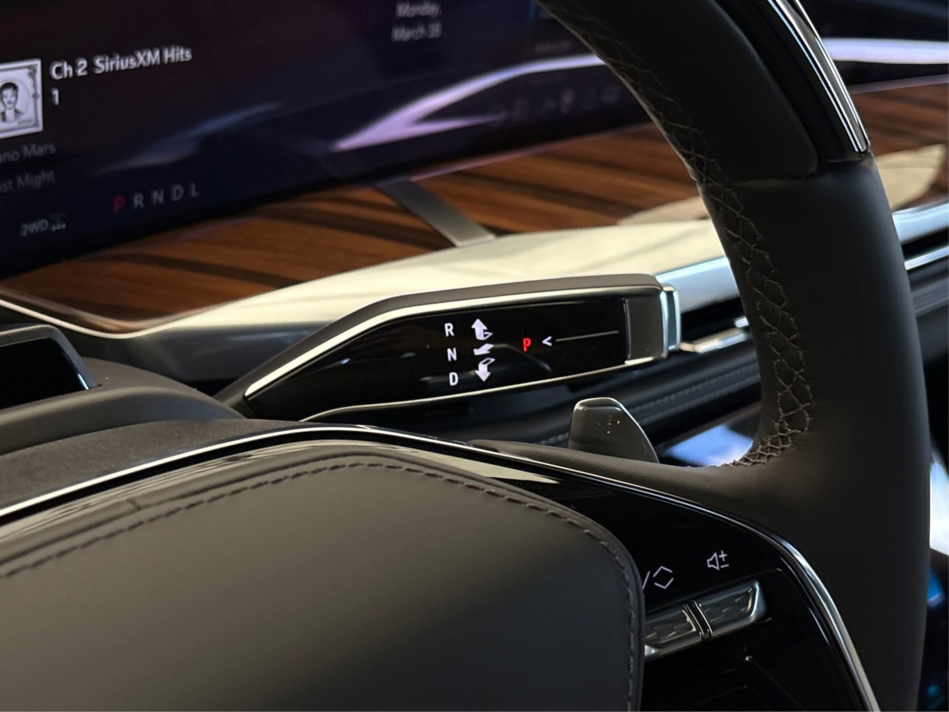 New 2026 Cadillac Escalade ESV Platinum Sport w/ LPO, ONYX Package image 31