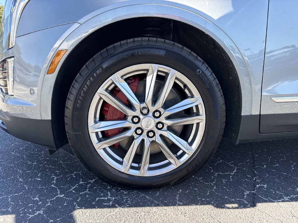 New 2026 Cadillac XT5 Sportv w/ LPO, Floor Liner Package AWD/4WD image 10