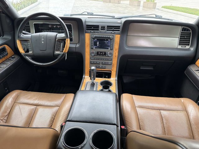 Used 2013 Lincoln Navigator L 4WD image 26