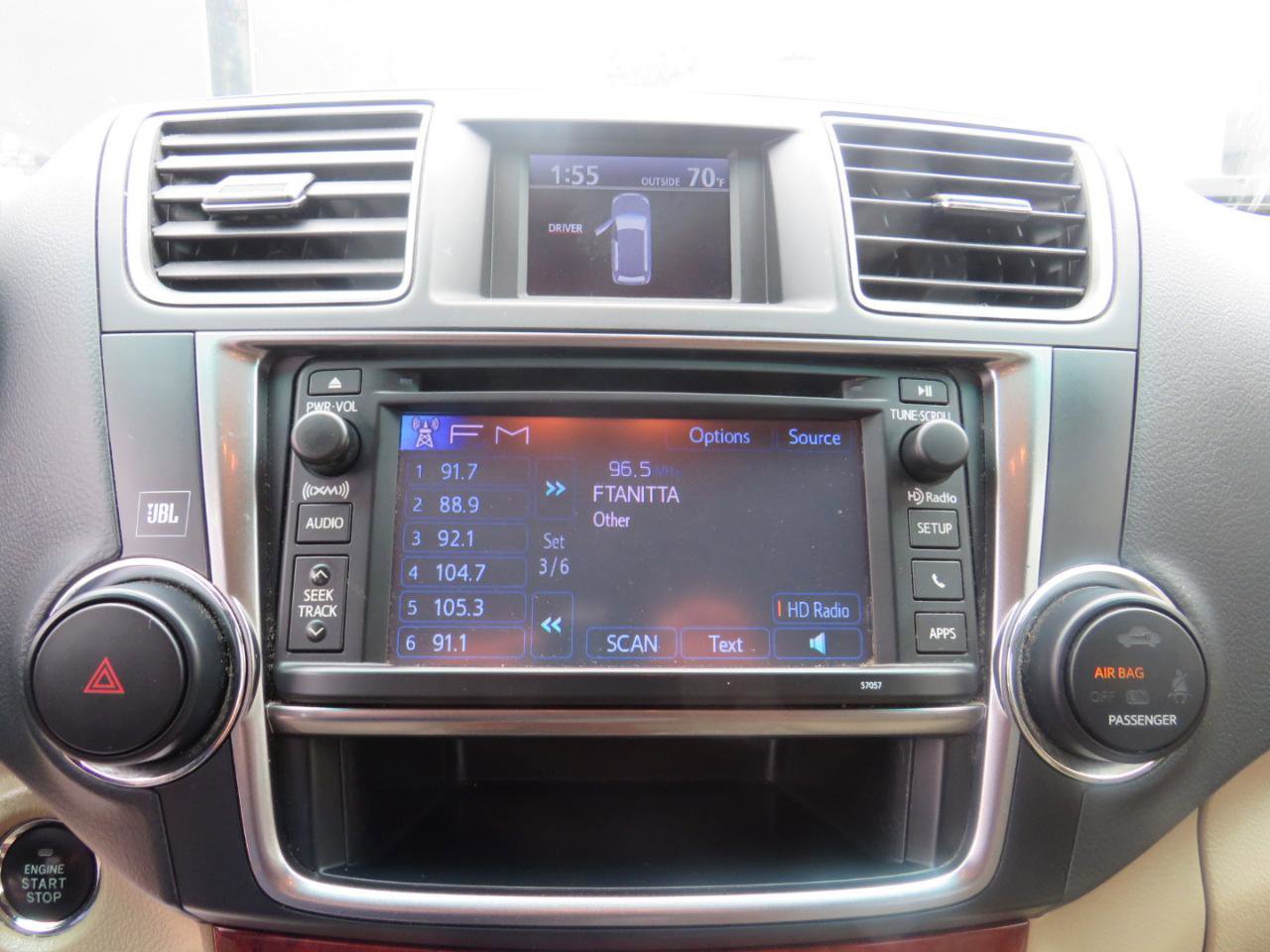 Used 2013 Toyota Highlander Limited FWD image 23