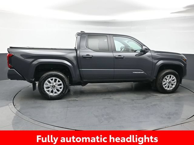 Certified 2024 Toyota Tacoma SR5 AWD/4WD image 8