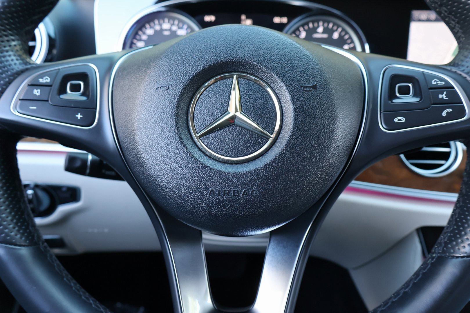 Used 2018 Mercedes-Benz E 300 image 20