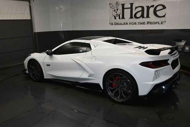 Used 2023 Chevrolet Corvette Stingray Convertible w/ Chrome Exterior Badge Package RWD image 27
