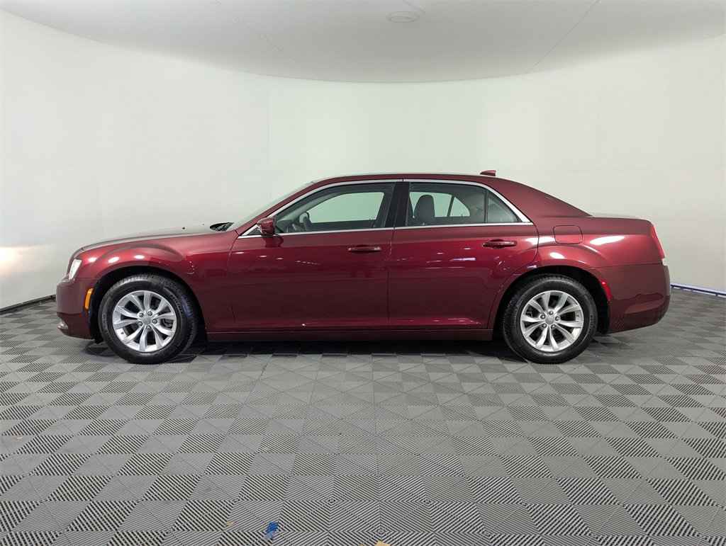 Used 2022 Chrysler 300 Touring image 8