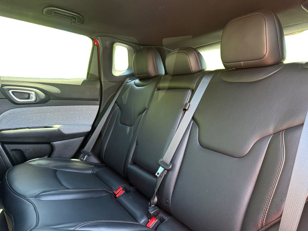 Used 2023 Jeep Compass Latitude AWD/4WD image 14