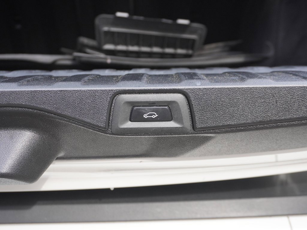 Used 2022 BMW X5 xDrive40i w/ Parking Assistance Package image 19