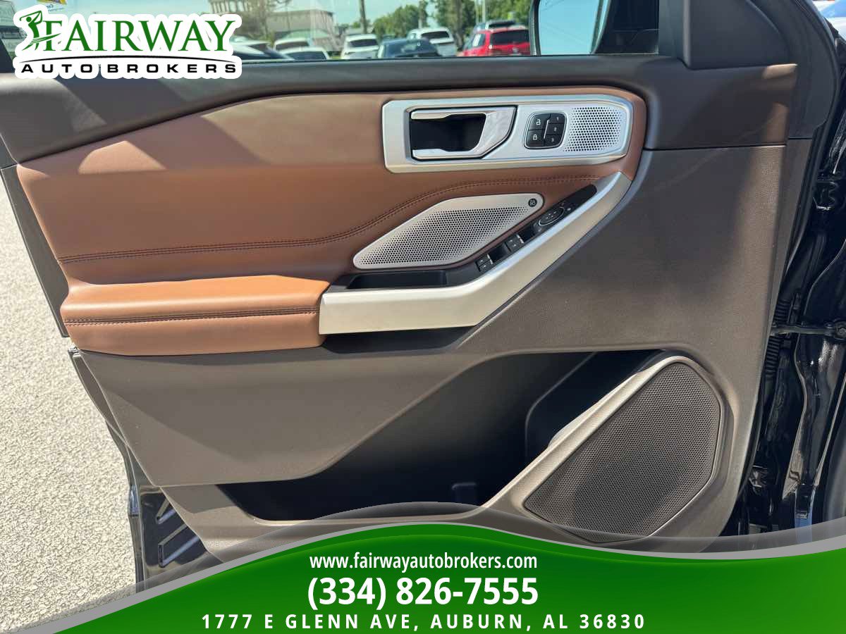 Used 2023 Ford Explorer King Ranch w/ Technology Package AWD/4WD image 31