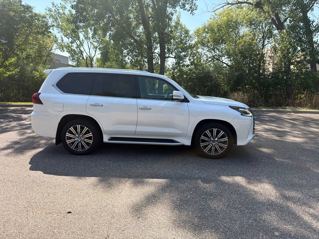 Used 2016 Lexus LX 570 4WD w/ Luxury Package image 18