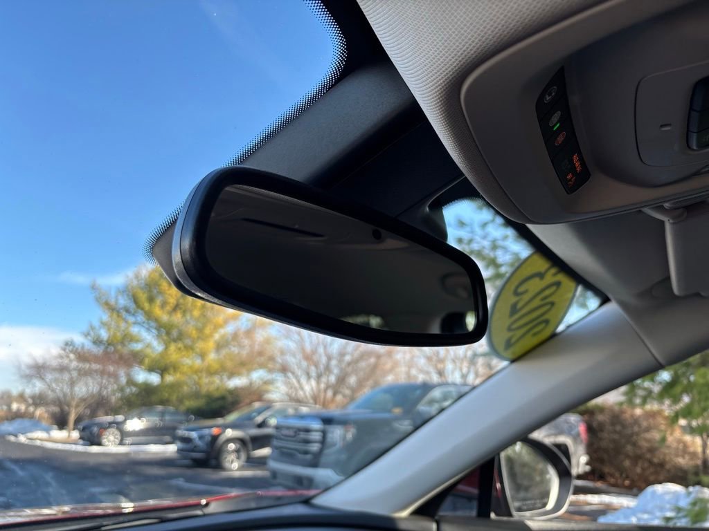 Used 2023 Buick Envision Essence image 34