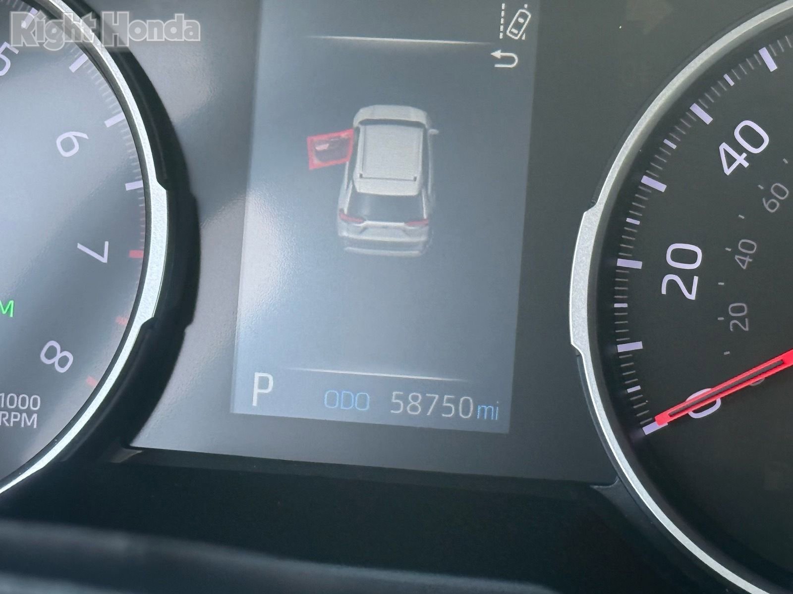 Used 2021 Toyota RAV4 XLE Premium image 18