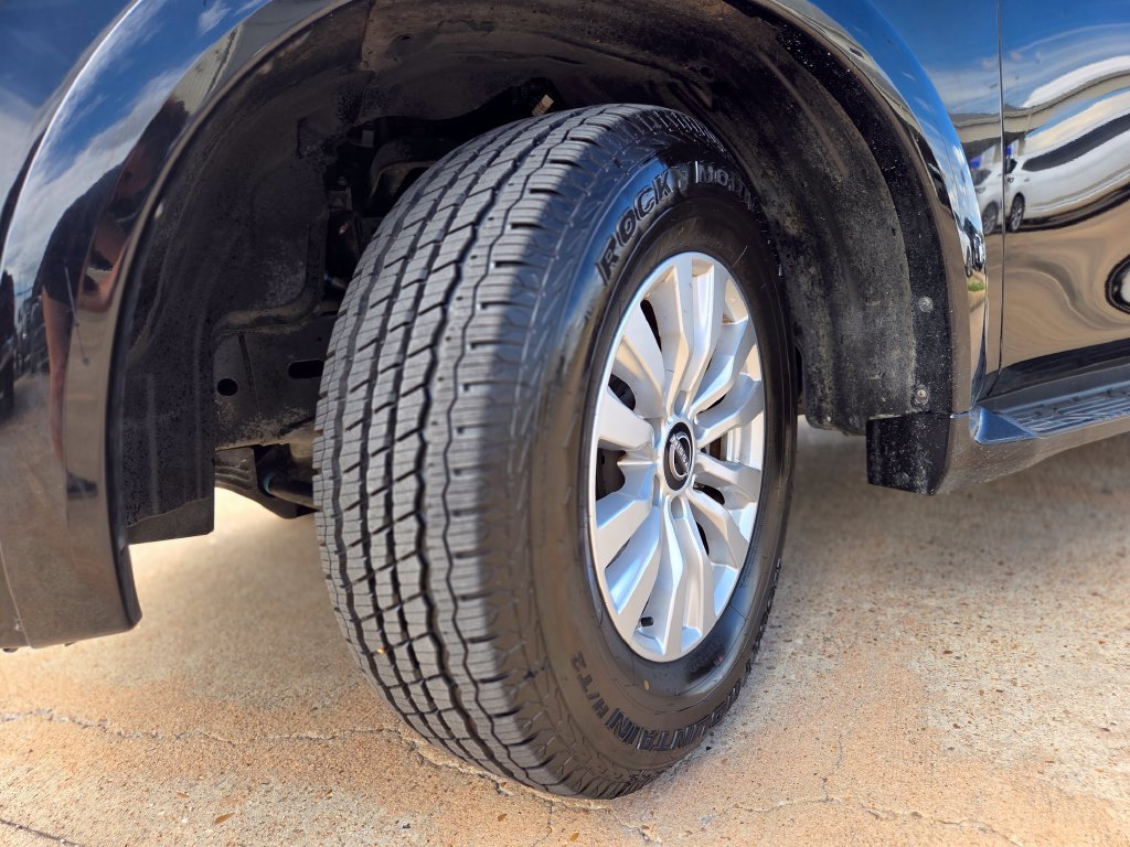 Used 2022 Nissan Armada SV AWD/4WD image 32