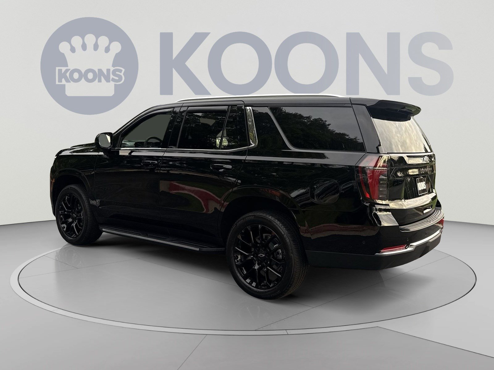 Used 2025 Chevrolet Tahoe LS AWD/4WD image 4