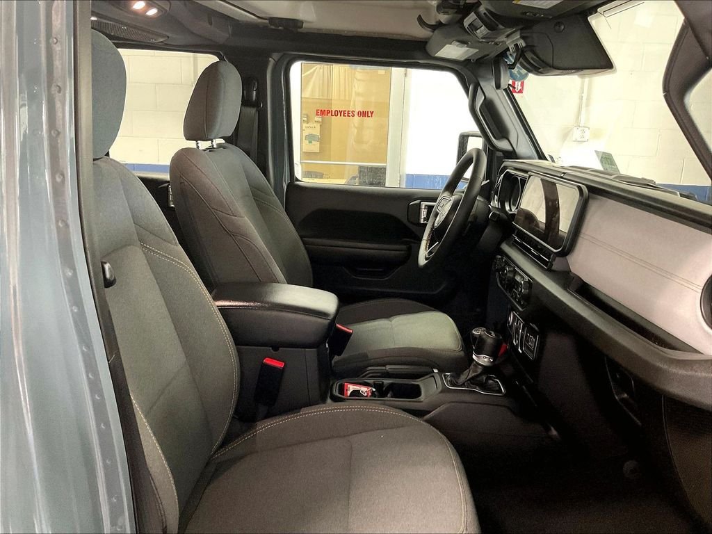 Used 2024 Jeep Wrangler Unlimited w/ Convenience Group AWD/4WD image 11