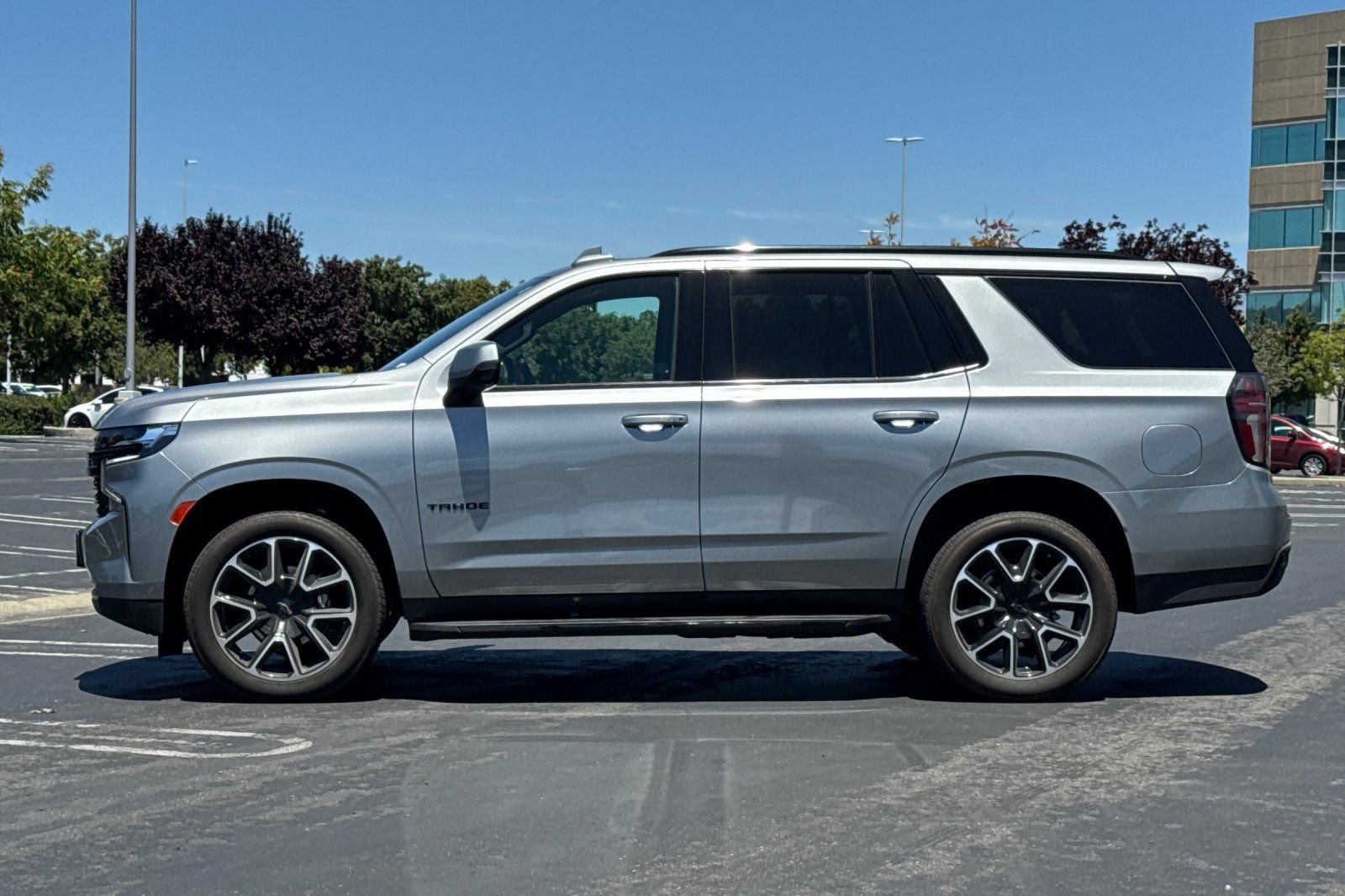 Used 2023 Chevrolet Tahoe RST w/ Luxury Package AWD/4WD image 7
