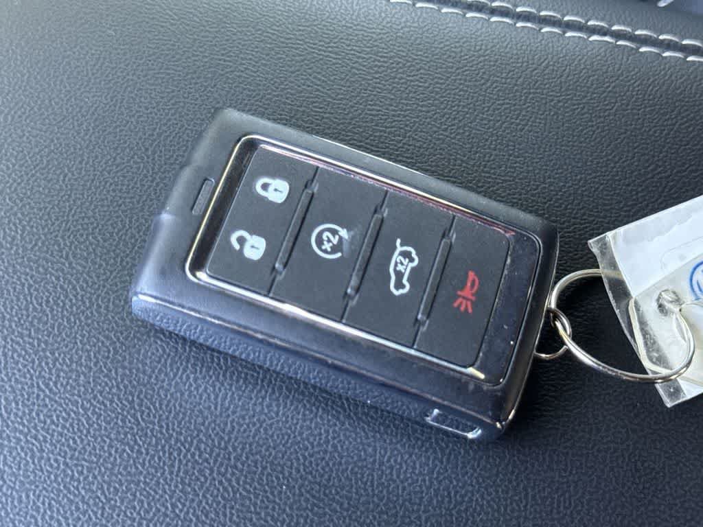 Used 2024 Jeep Grand Cherokee L Laredo AWD/4WD image 26