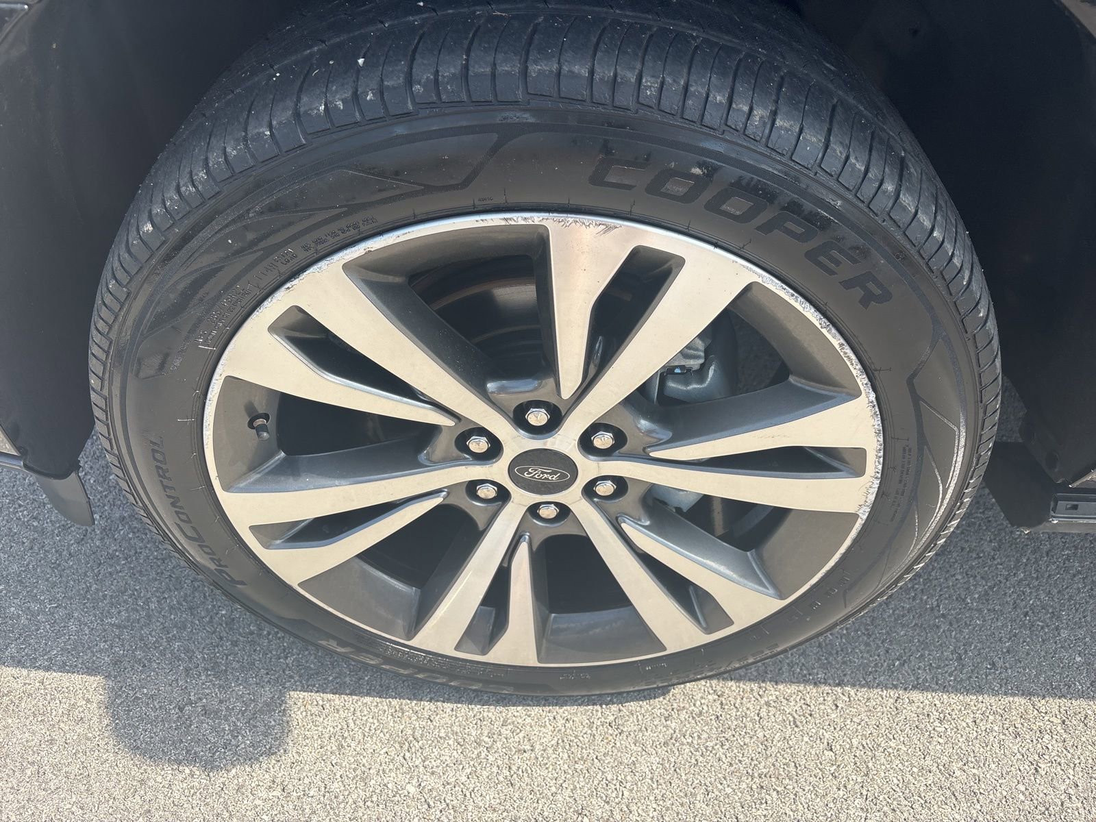 Used 2020 Ford Expedition Limited w/ Equipment Group 302A image 9