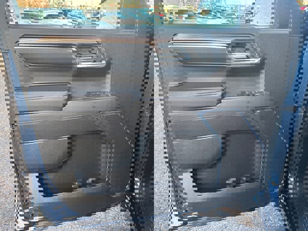 Used 2023 Chevrolet Silverado 1500 LT image 16