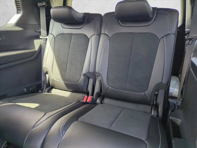 New 2025 Jeep Grand Cherokee L Altitude RWD image 18