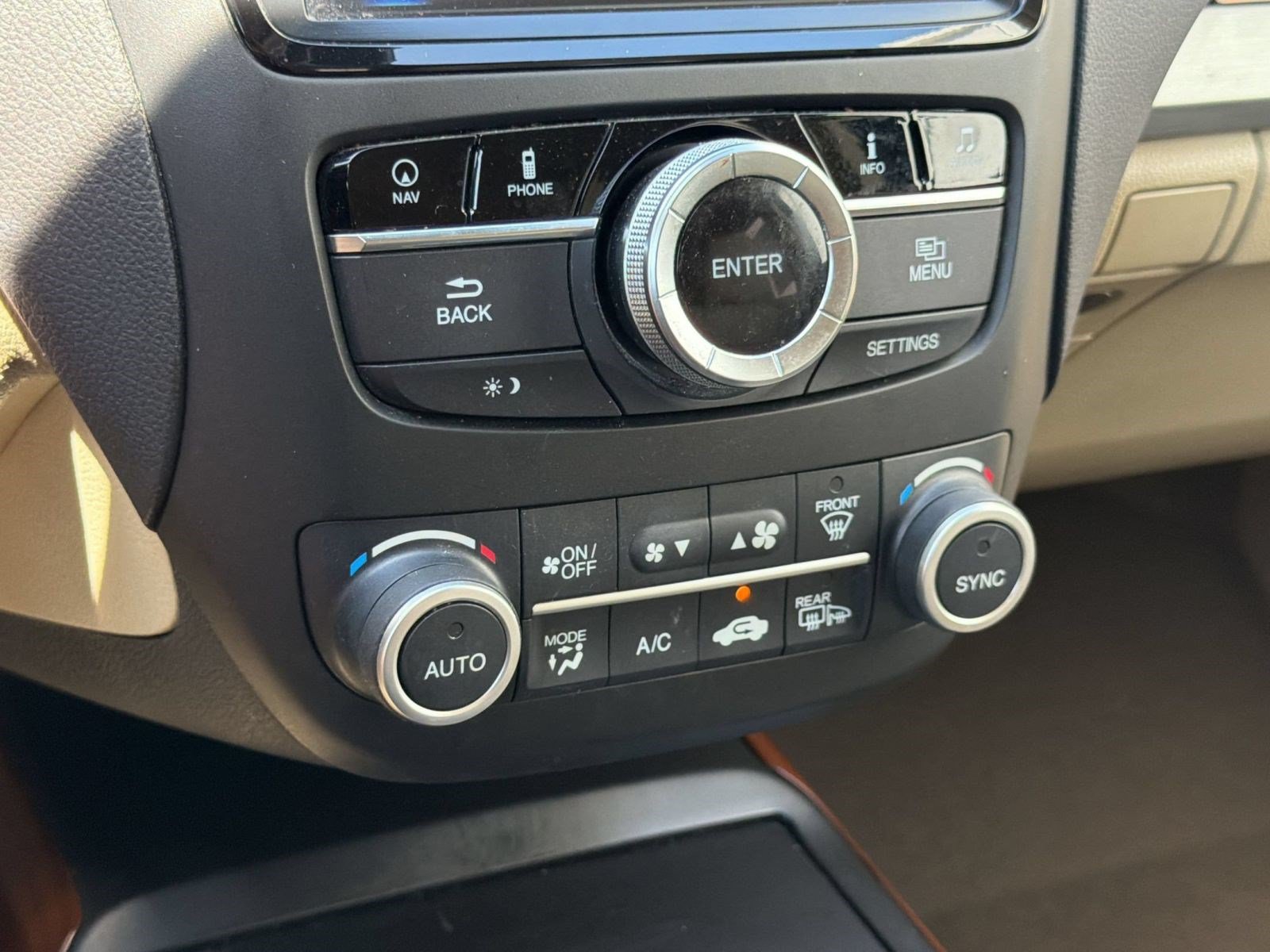 Used 2018 Acura RDX w/ Advance Package AWD/4WD image 18