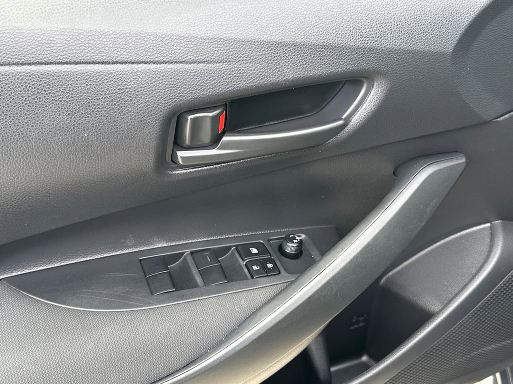 Used 2025 Toyota Corolla LE image 15