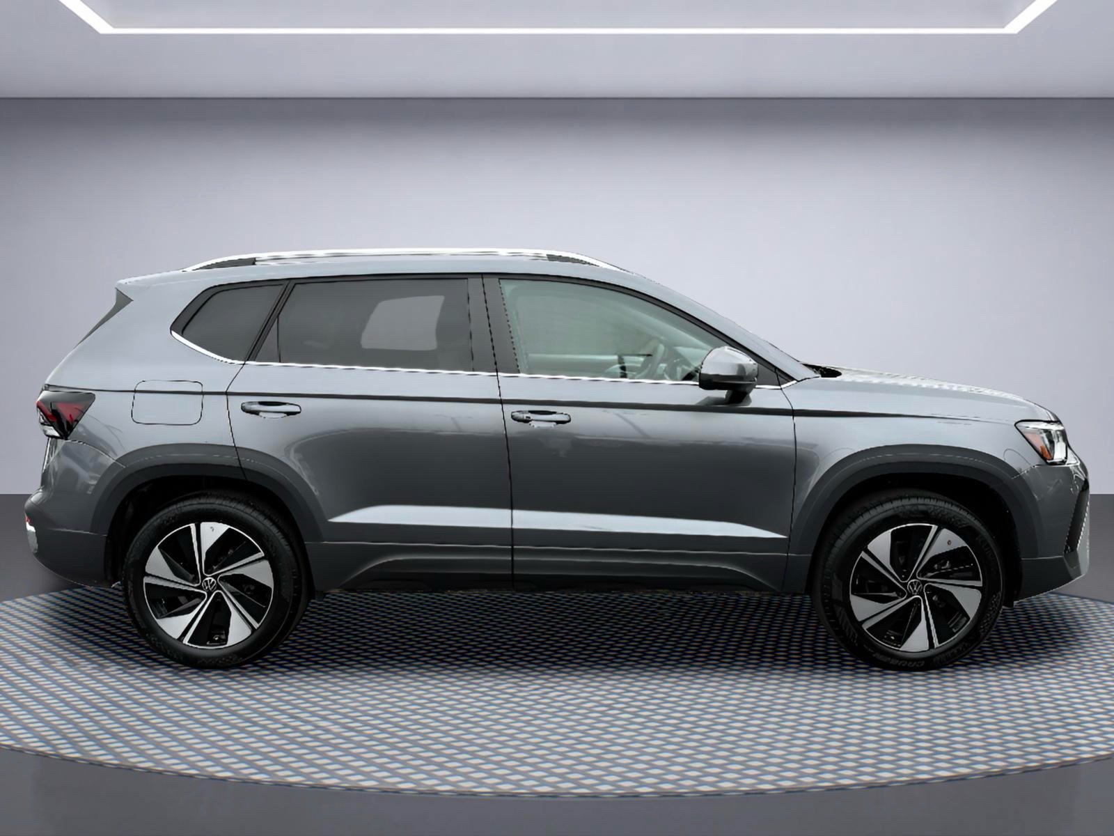 Used 2025 Volkswagen Taos SE AWD/4WD image 10
