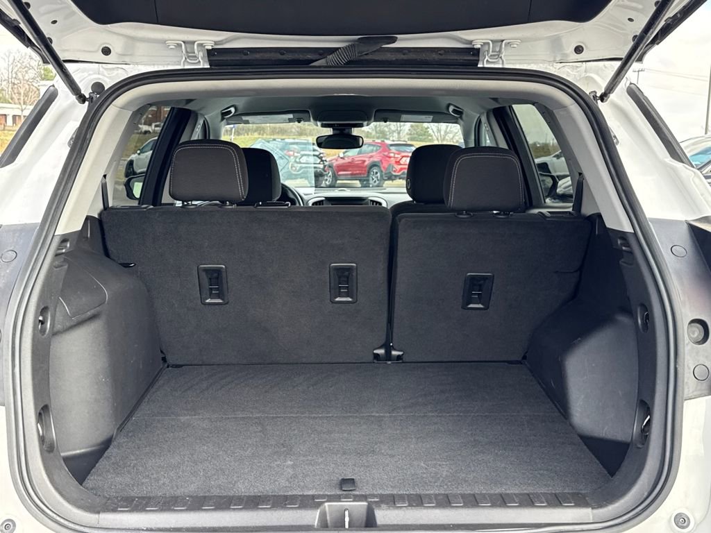 Used 2024 GMC Terrain SLE image 12