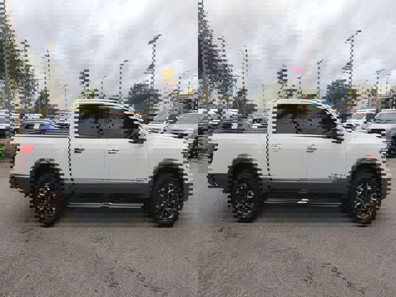 Used 2024 Nissan Titan Platinum Reserve w/ Moonroof Package image 4