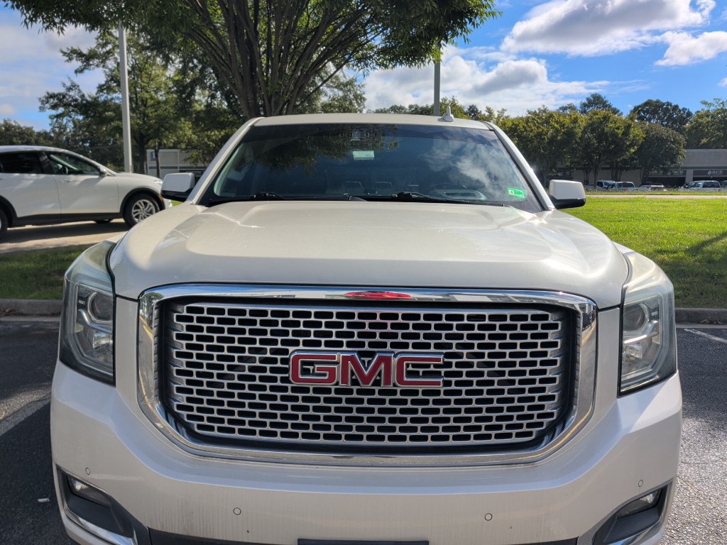 Used 2015 GMC Yukon XL Denali w/ Premium Package AWD/4WD image 3